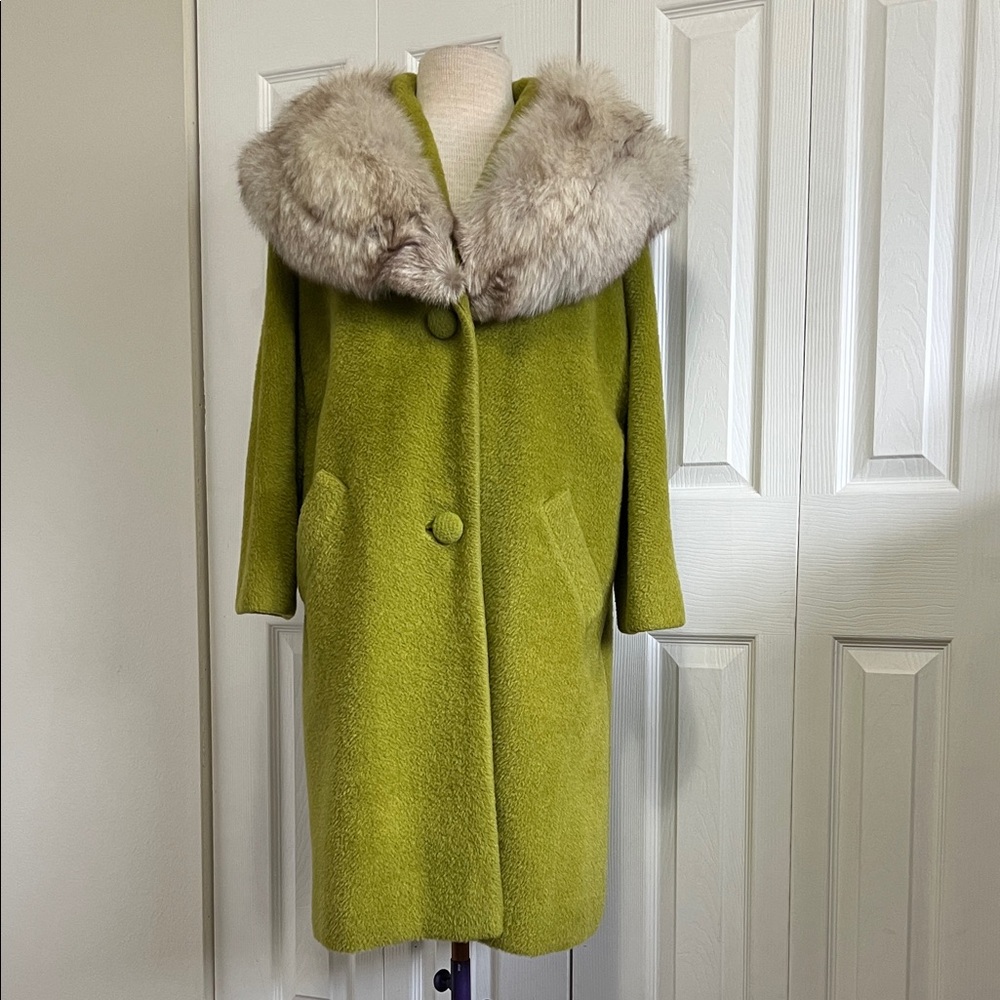 1960’s LILLI ANN Chartreuse Fox Fur Mohair Coat Size